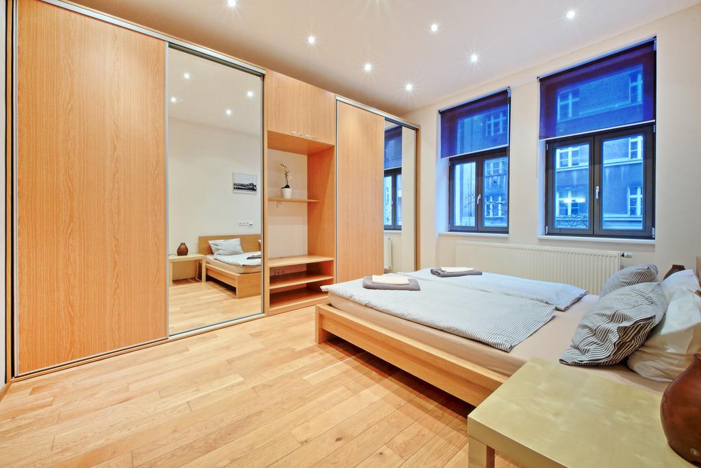 Family Apartments Прага Экстерьер фото