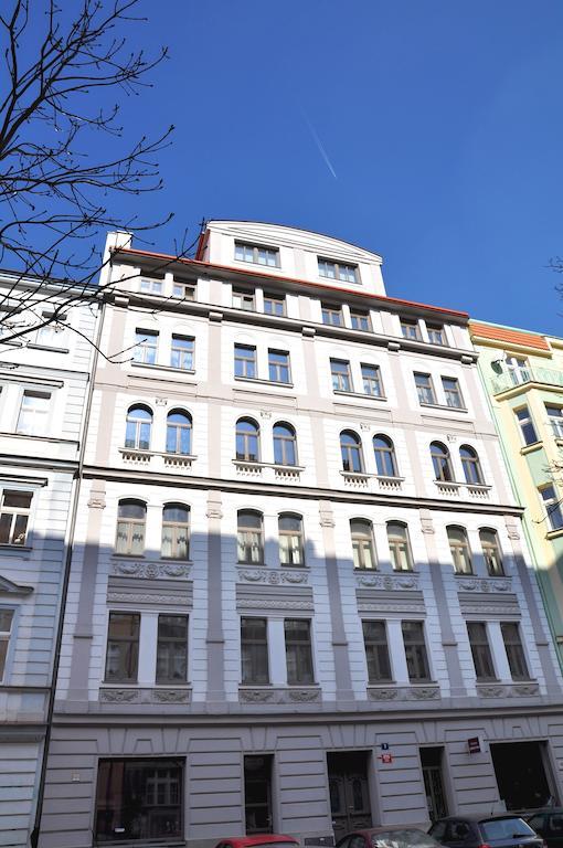 Family Apartments Прага Экстерьер фото